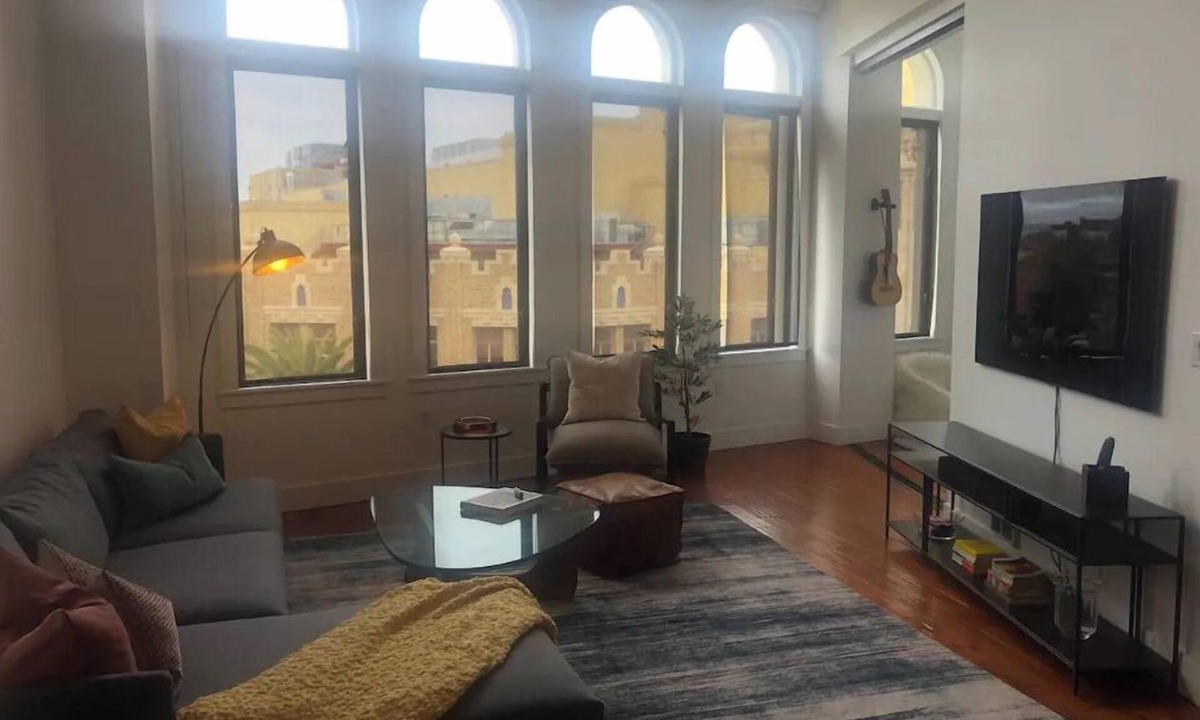 Uptown Oakland Condo | "Uptown Oakland Penthouse"