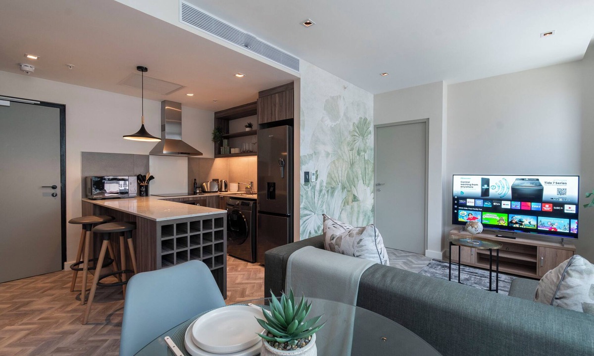 Cape Town City Centre Apartment | Urban City Living - Suite 1301 - Foreshore Place