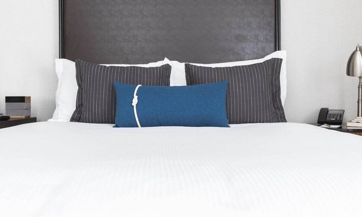 South Beach Hotel | Urban Retreat w/Free Breakfast + Allows Pet | Basketball Court Access via YMCA