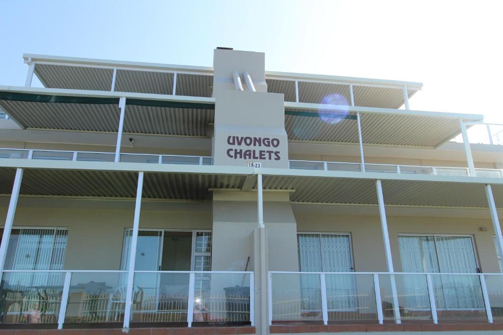 Manaba Beach Apartment | Uvongo Chalet 3