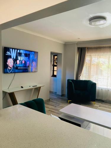 Greater Johannesburg Metropolitan Area Bed & Breakfast | Valley Inn Guest House, Accommodation 17 Elizabeth Ave, Rivonia, Sandton, 2191
