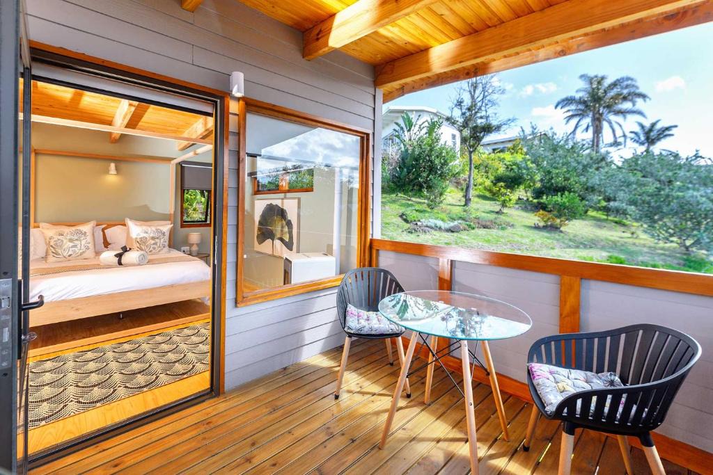 Paradise Apartment | Valley View Studio - Maison Mahogany - design meets tranquillity