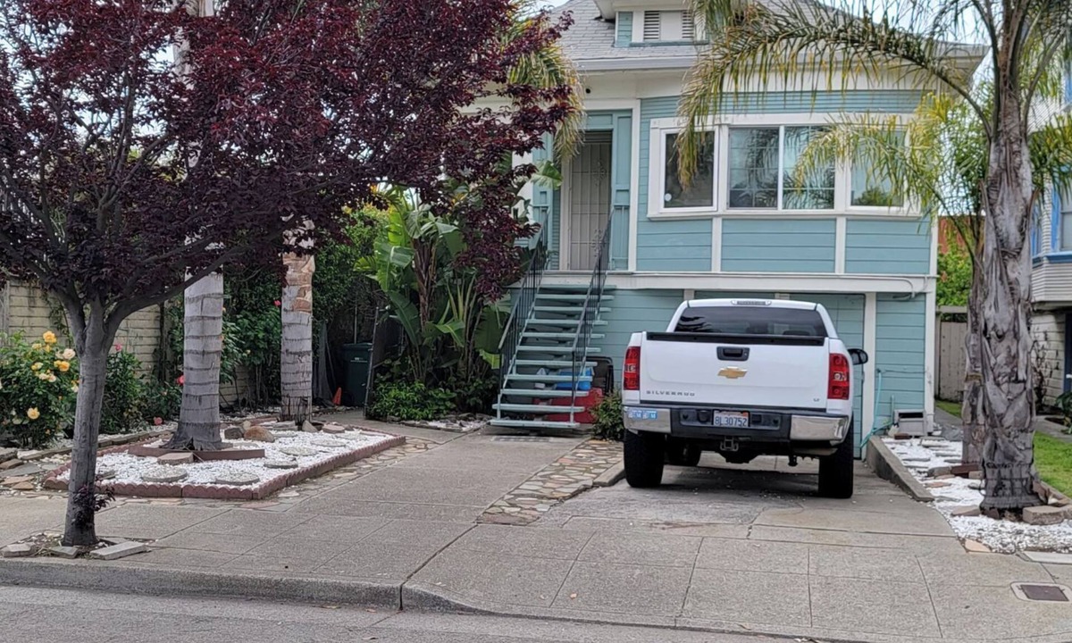 Oak Center House | Victoria home near to downtown oakland!