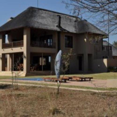 Leeupoort Villa | Villa ∙ 4 bedrooms ∙ 12 guests
