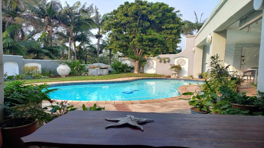 Umhlali Beach Bed & Breakfast | Villa Roc Guesthouse - Solar Power