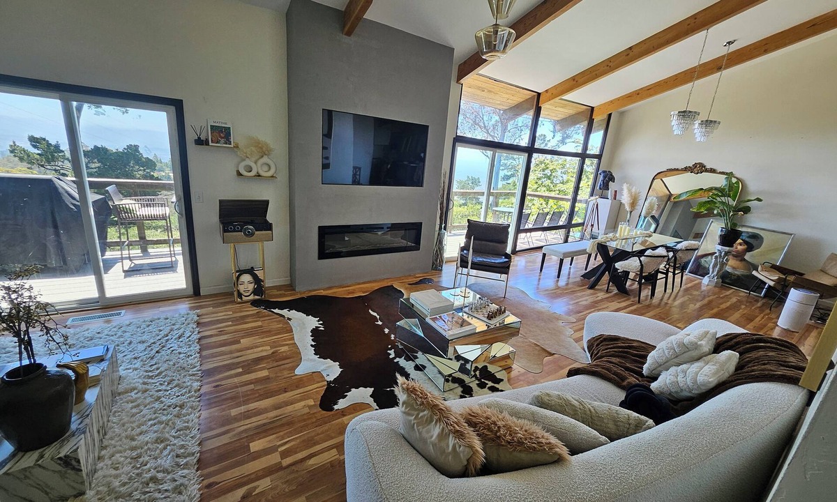 Merriewood Villa | Villa up the Hills on Grizzly