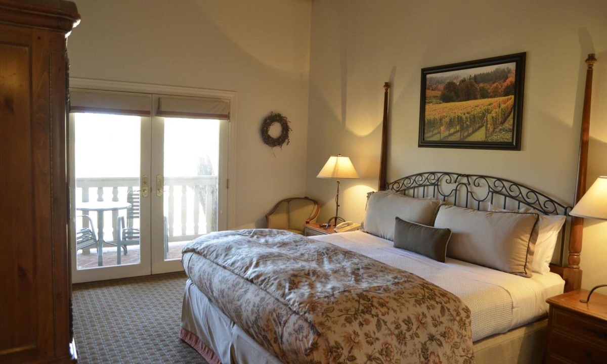 St. Helena House | Vineyard Country Inn