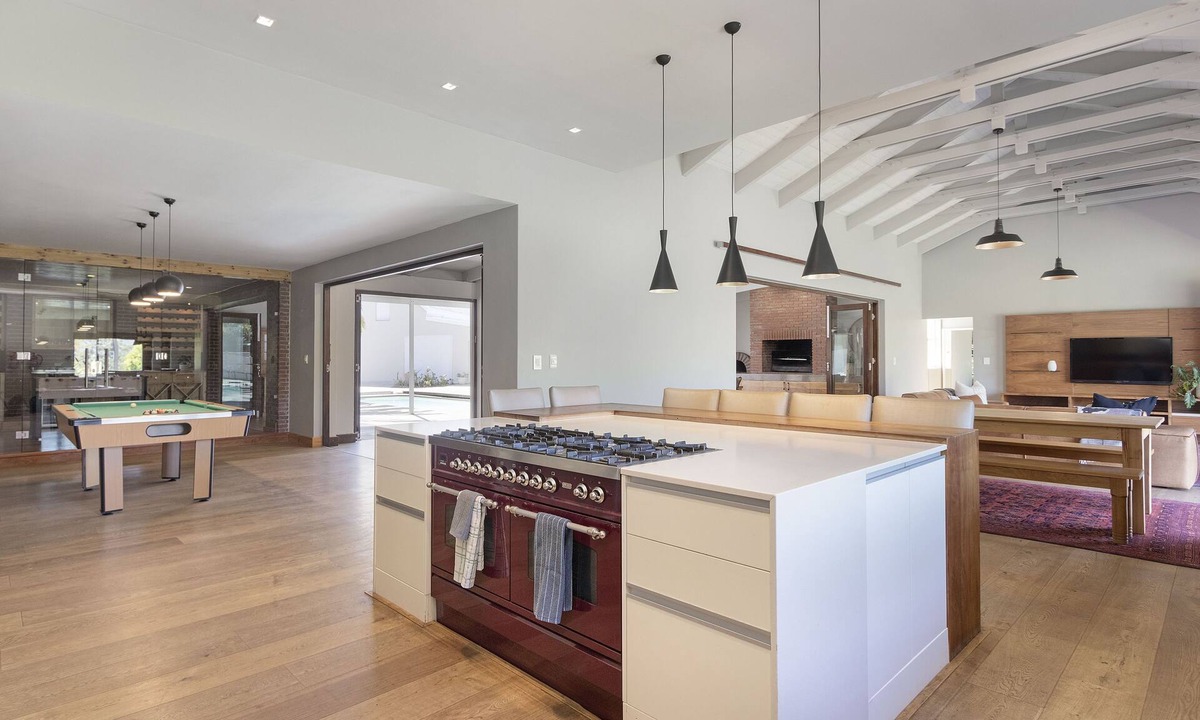 Helderberg Rural House | Vineyard Manor @ 13 Vines