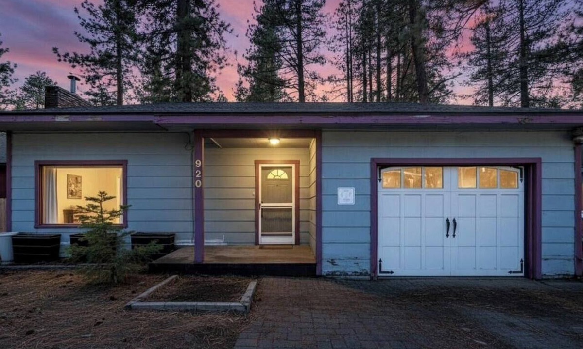 Al Tahoe Cabin | Vintage Tahoe Cabin Near Beaches and Heavenly Resort, South Lake Tahoe CA