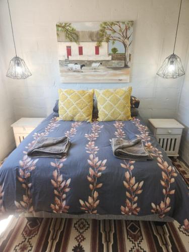 Oudtshoorn Apartment | Volgenoeg Self Catering Family Unit
