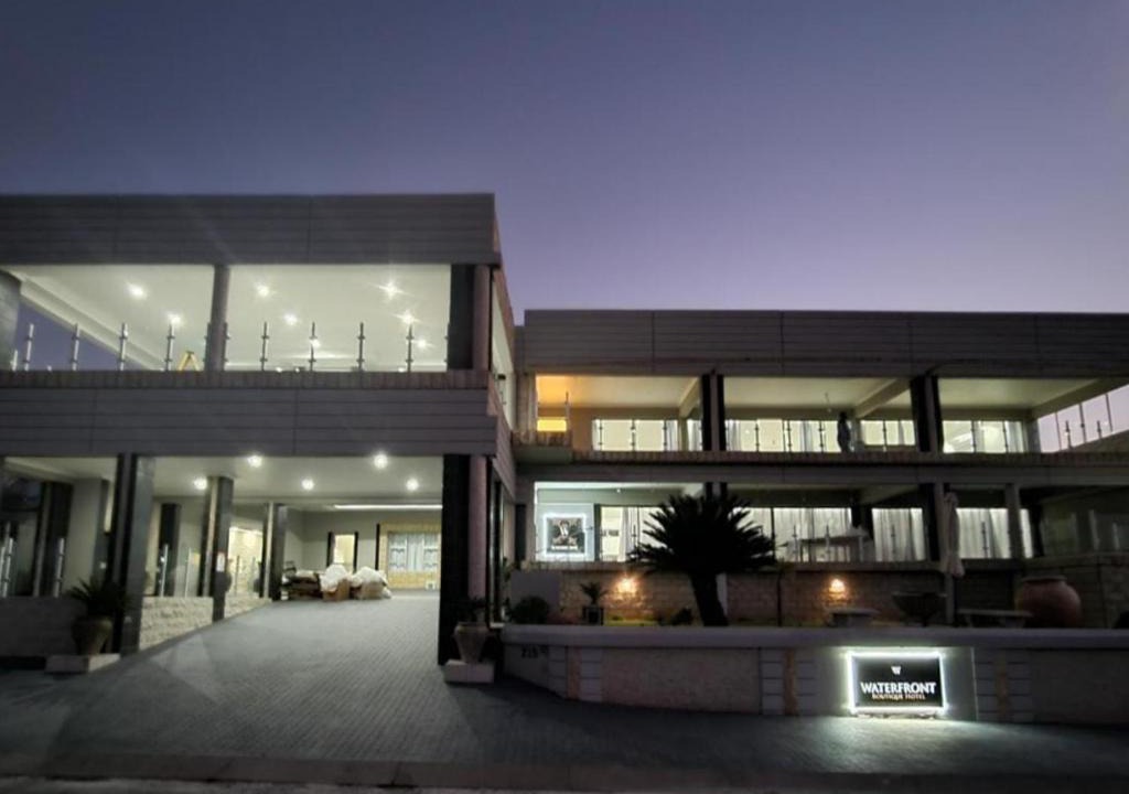Vanderkloof House | Waterfront Boutique Hotel Vanderkloof