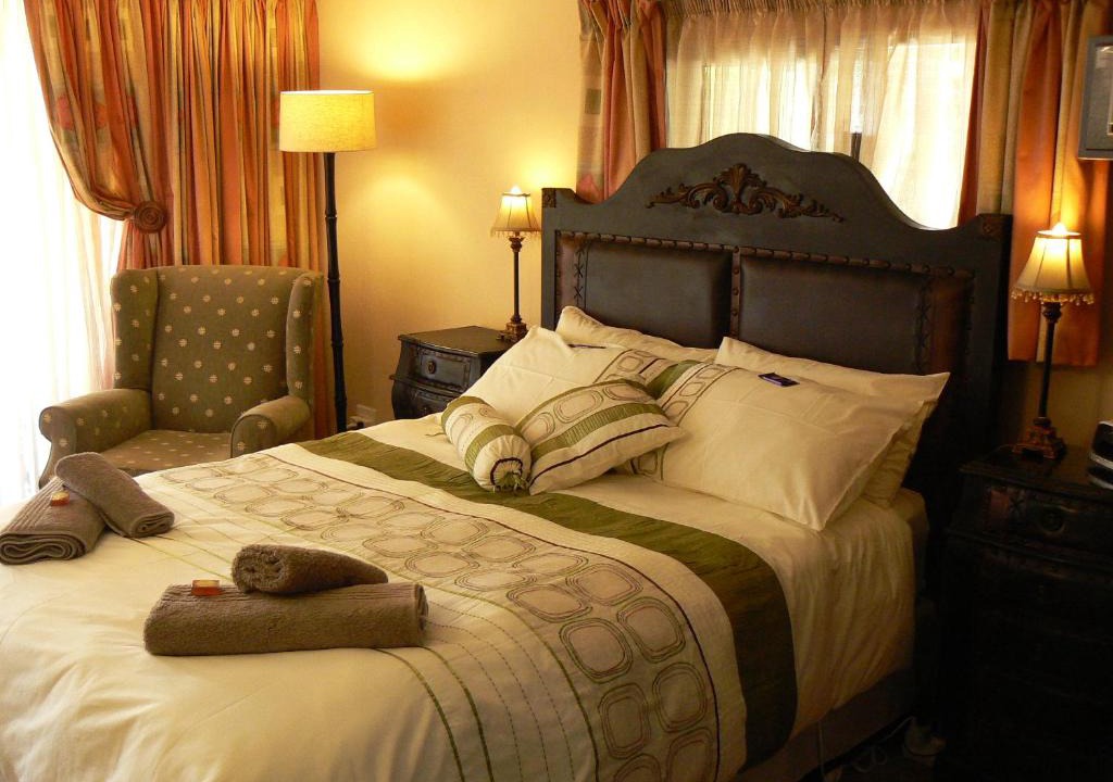 Carolina House | Waterfront Guest House