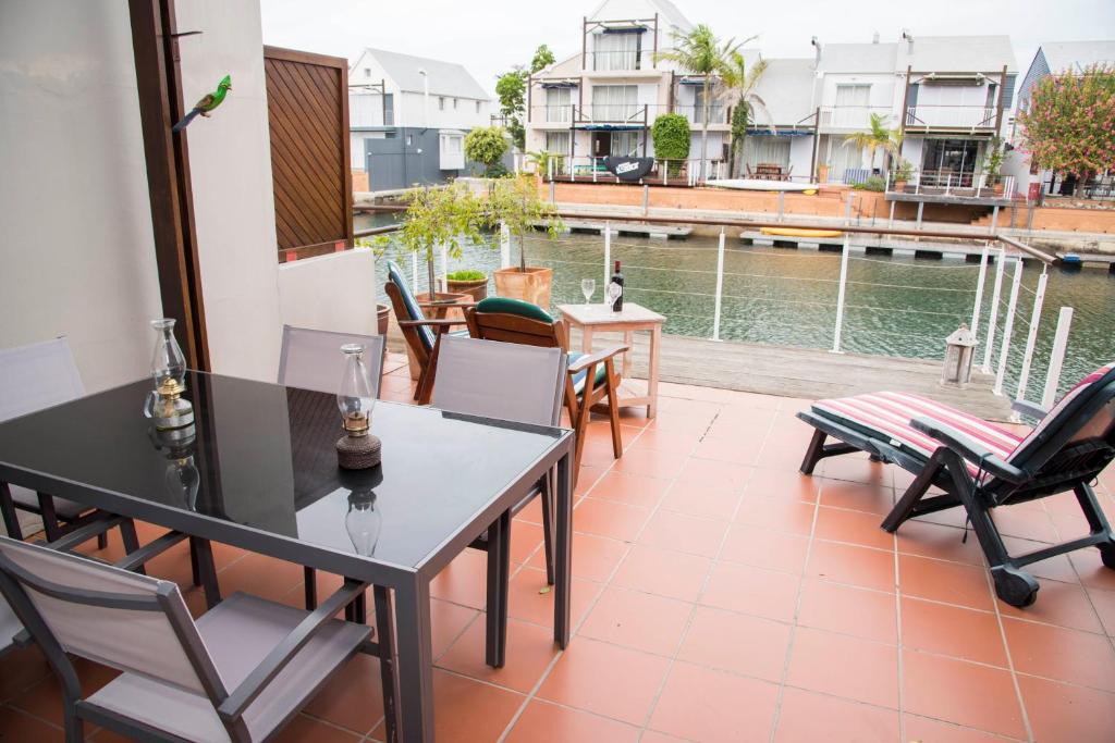 Waterfront House | Waterfront - home on the Quays