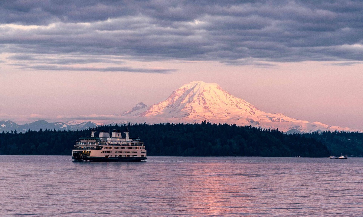 Retsil House | Waterfront Retreat Near Seattle, Hot Tub, Mt. Rainier Views, Sleeps 6