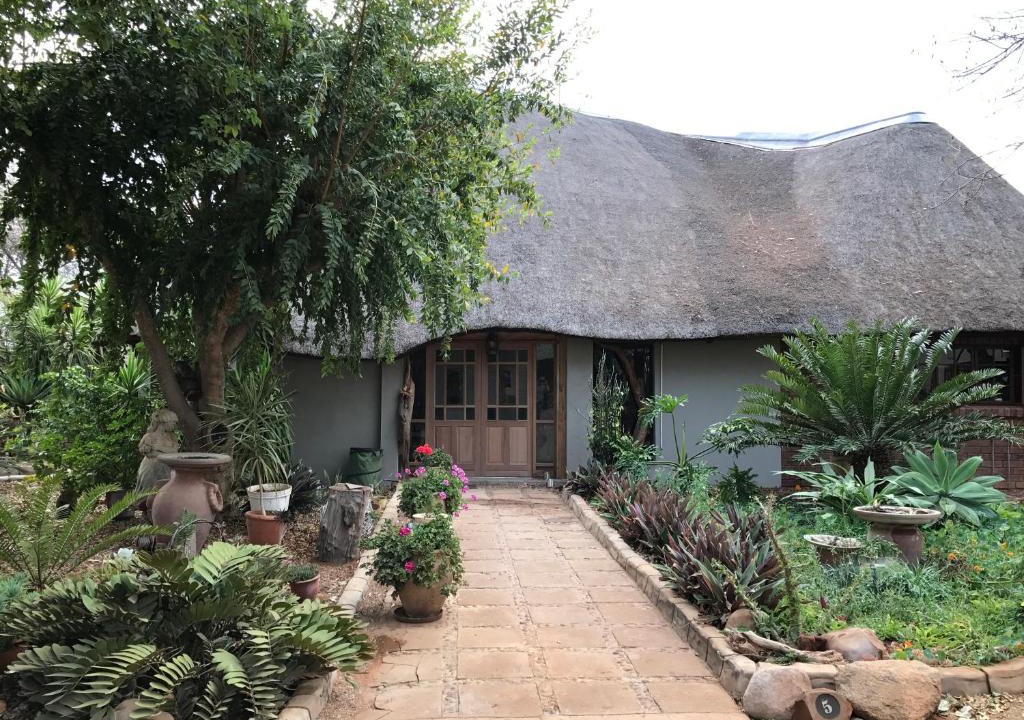 Lephalale Cabin | Weltevreden Country Guest Lodge