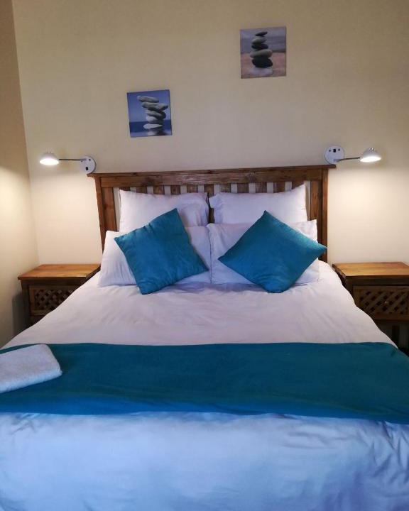 Beaufort West Cabin | White House Lodge On Main