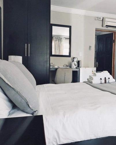 Farrarmere House | Whitehouse Lodge Benoni