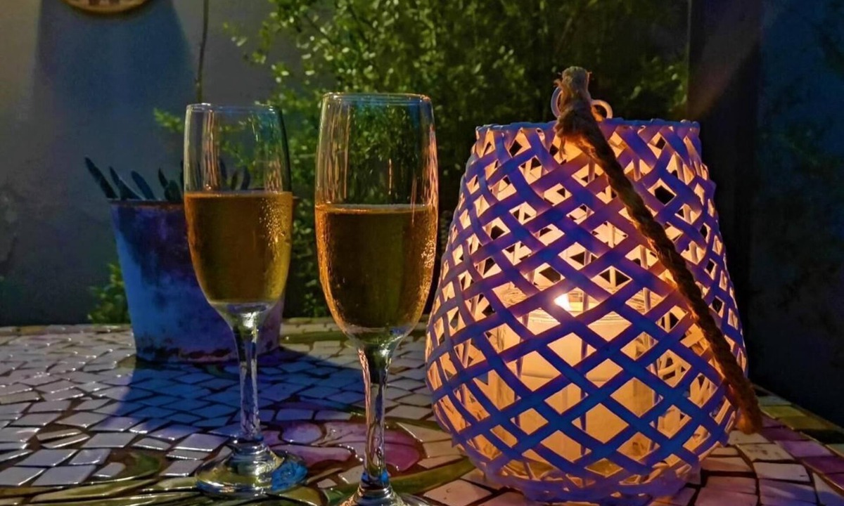 Muldersdrift House | Wild Olive Cottage for 2 people in wonderful garden!
