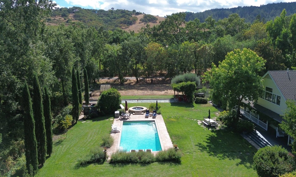 Kenwood House | Wine Country Estate: Exceptional Privacy & Location, Year-round Pool, Spa, Bocce