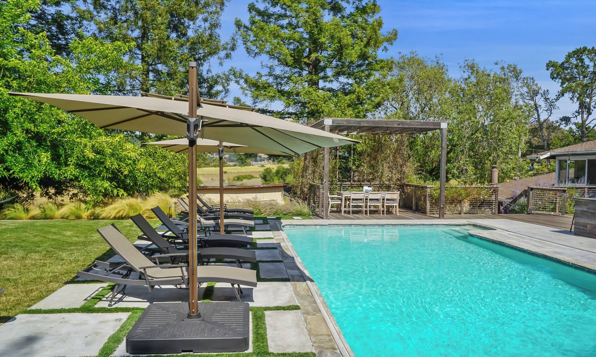 Santa Rosa House | Wine Country Retreat w/hot tub, fire pit, bocce, & playground!