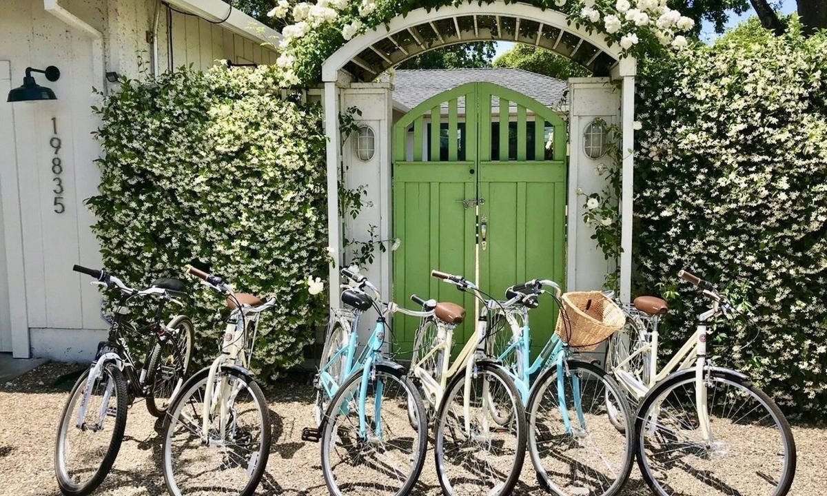 Sonoma House | Wine Country Retreat w/large Spa and 10 Bikes, walking distance to Sonoma Plaza