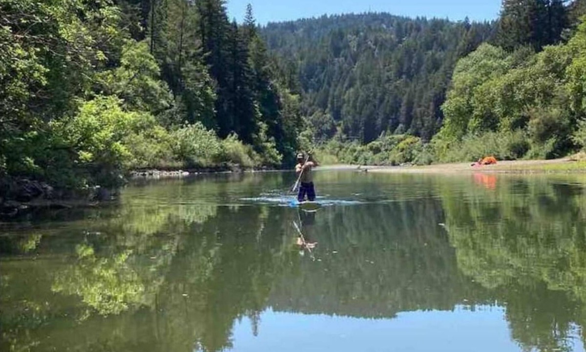 Guerneville House | Wine Country Russian River~Local Beach~Kayaks Incl~Hot tub~Outdoor Bar~ Families