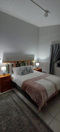 Oudtshoorn Apartment | Winemaker's Rest