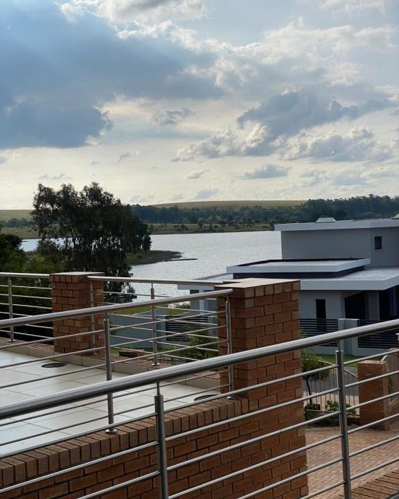 Emalahleni House | Witbank dam Golf Estate Luxury
