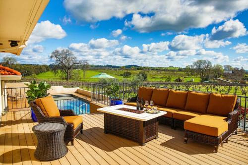 Shenandoah Valley House | Working Vineyard & Private Pool: Villa in Plymouth