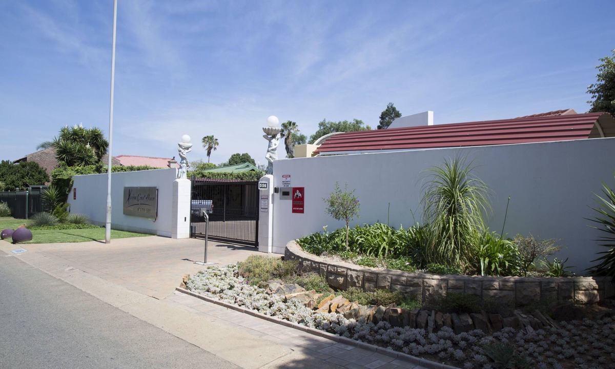 Garsfontein House | Xaviera Guest House