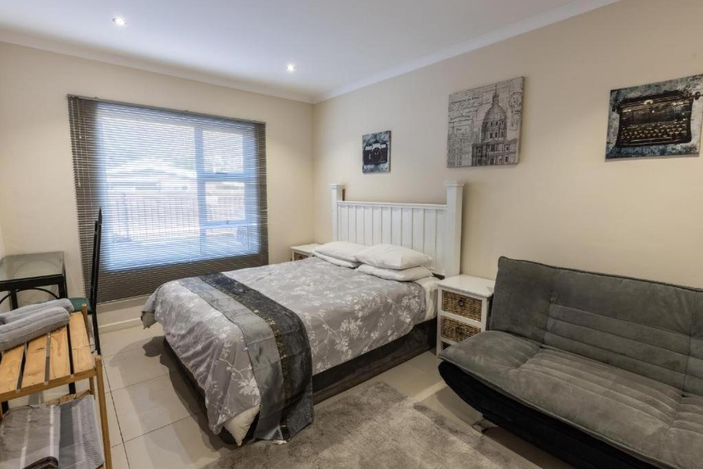 Gordon's Bay Apartment | Xecuhome Private Rooms