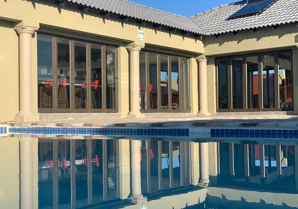 Kranspoort Vakansiedorp Hotel | Yami Nawe Lodge