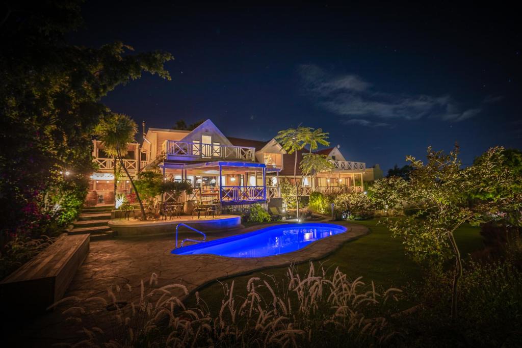 Somerset West House | YEBO Boutique Guesthouse