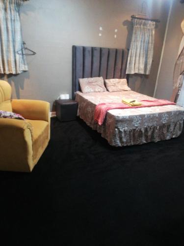 Greater Johannesburg Metropolitan Area House | Yellow Stars Guesthouse 1hr 2hrs 3hrs Day Rest