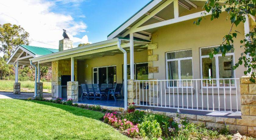 Clarens House | 270 m² House ∙ 4 bedrooms ∙ 8 guests