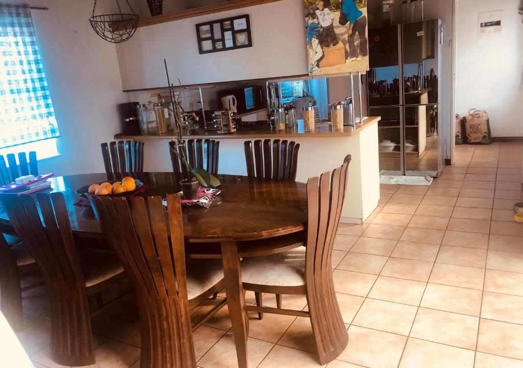 West Beach Apartment | Zagorski’s bed and breakfast