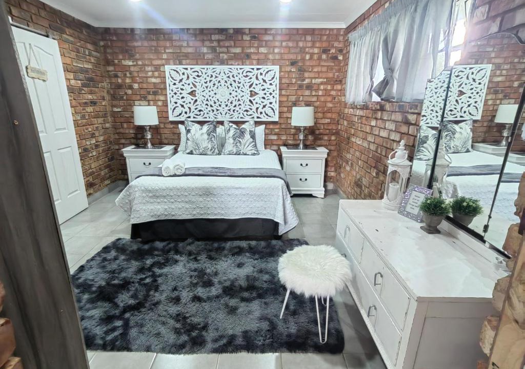 Boksburg Apartment | Zhantique Guest House 1- Unit 3