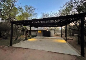 10 Raptors Lodge