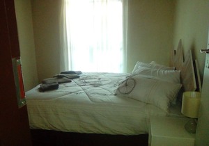 1233 on WEbb Spacious Downstairs Self-catering apartment