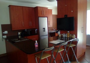 1233 on WEbb Spacious Downstairs Self-catering apartment