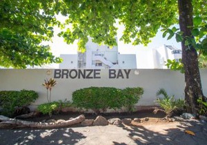 16 Bronze Bay