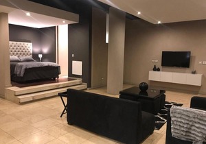 1611: The Franklin Luxury Suites