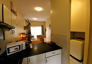 2 bed, 2 bath Ground Apartment, Menlyn