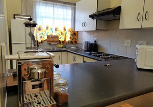 2 bed, 2 bath Ground Apartment, Menlyn