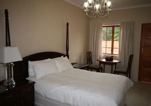 2 Bedroom Self-Catering accommodation in Johannesburg, Fourways (Sleep 5)
