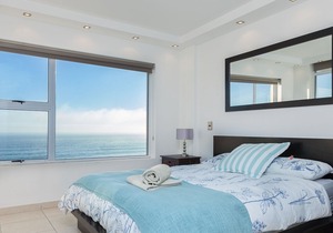 3 bedroom with beautiful views ★The Waves By the Beach ★ Ace location