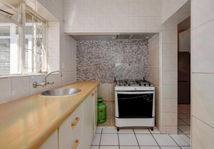 51 on York Unit 11 with PRIVATE Bathroom