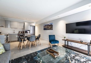 604 The Cosmopolitan... Luxury Sea Point!