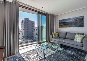 604 The Cosmopolitan... Luxury Sea Point!