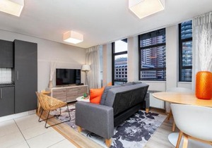 712 Fountain Suites
